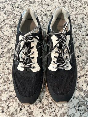 ShuShop Black and Cream Women's Lace-Up Sneakers